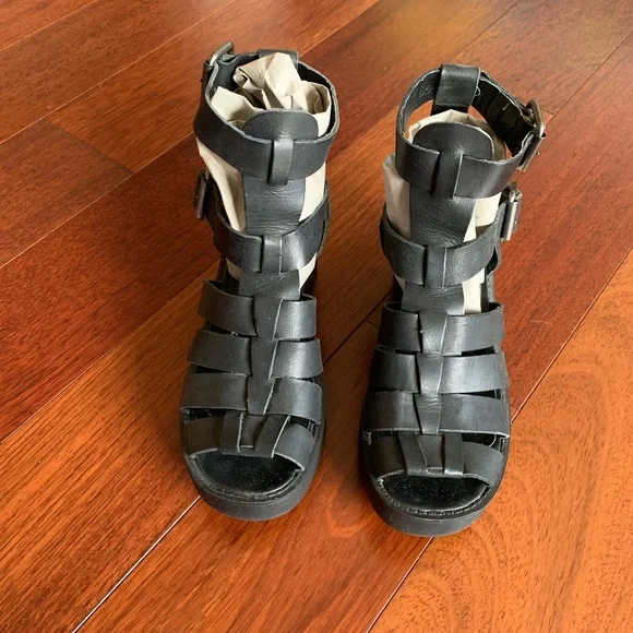 Platform-Block Heels Leather Strap Sandals by Steve Madden, Black, Size 6.5 - Picture 1 of 16